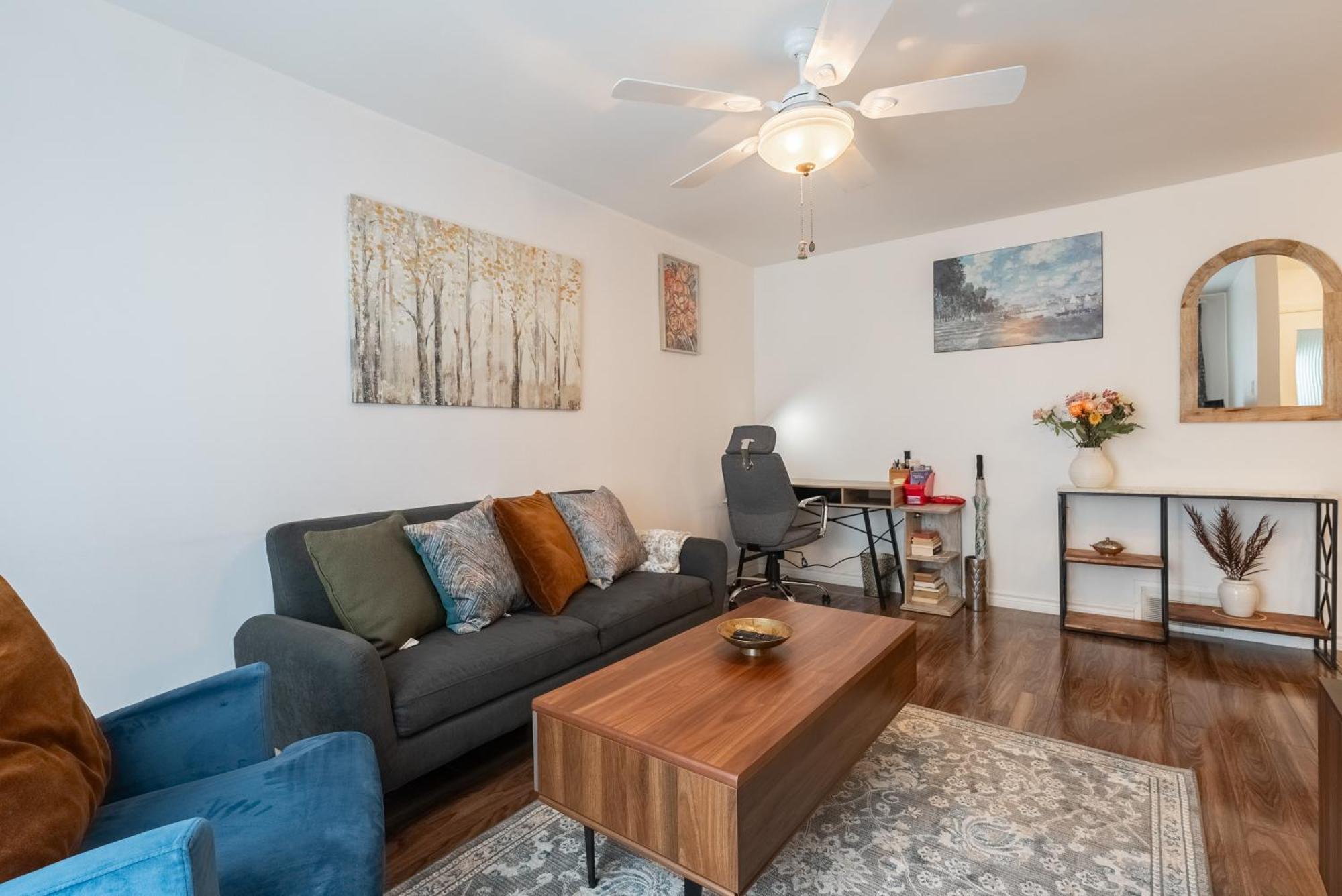 Comfortable Spacious House With Parking Brossard Extérieur photo