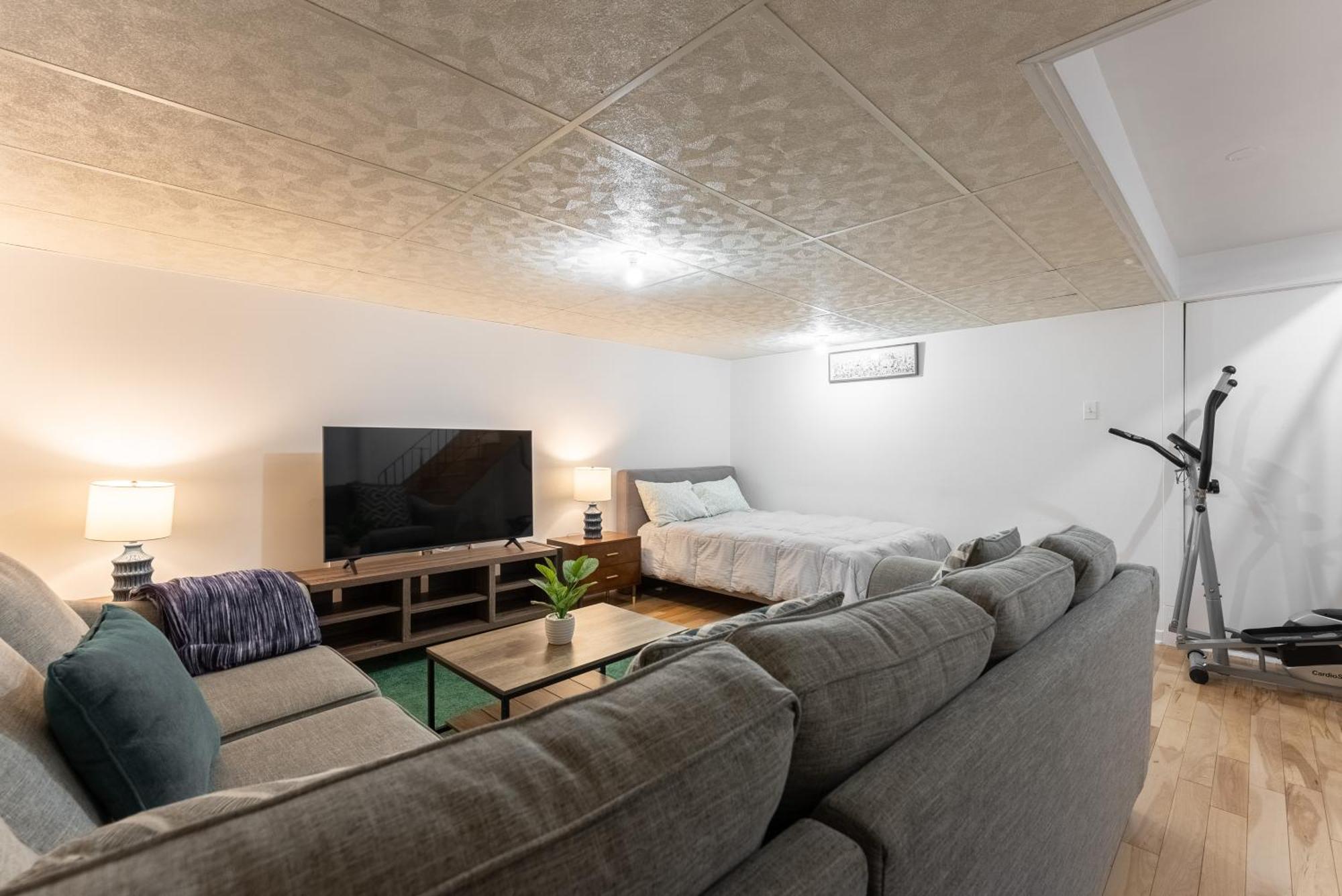 Comfortable Spacious House With Parking Brossard Extérieur photo